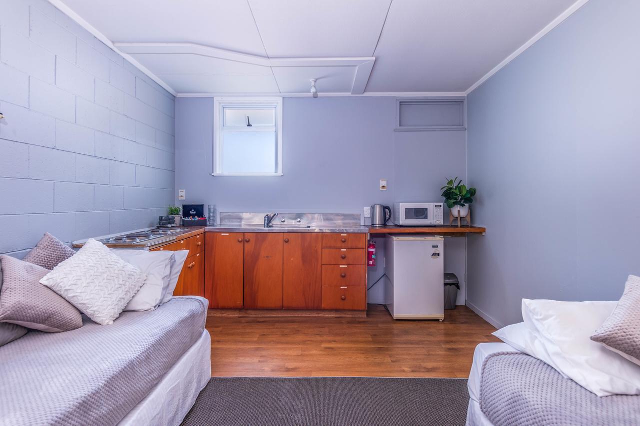 Waihi Beach Hotel Bagian luar foto